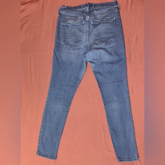 Hollister Women's Light Blue Ultra High Skinny Jeans
Advanced Stretch. - Picture 8 of 10